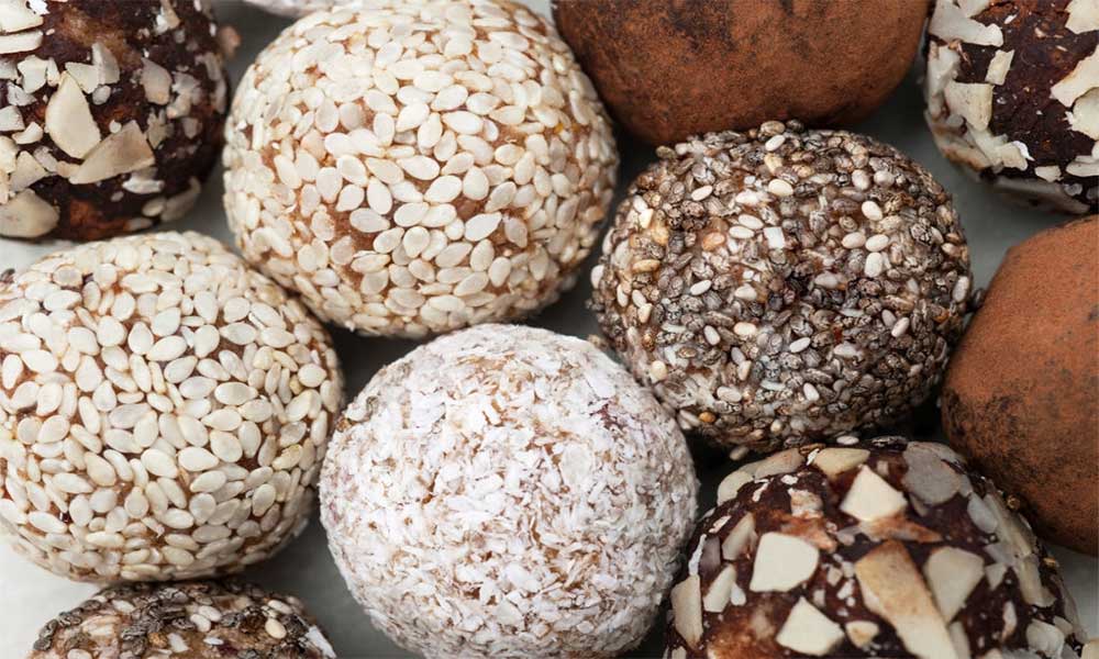 beetroot-chocolate-protein-balls-1000x600